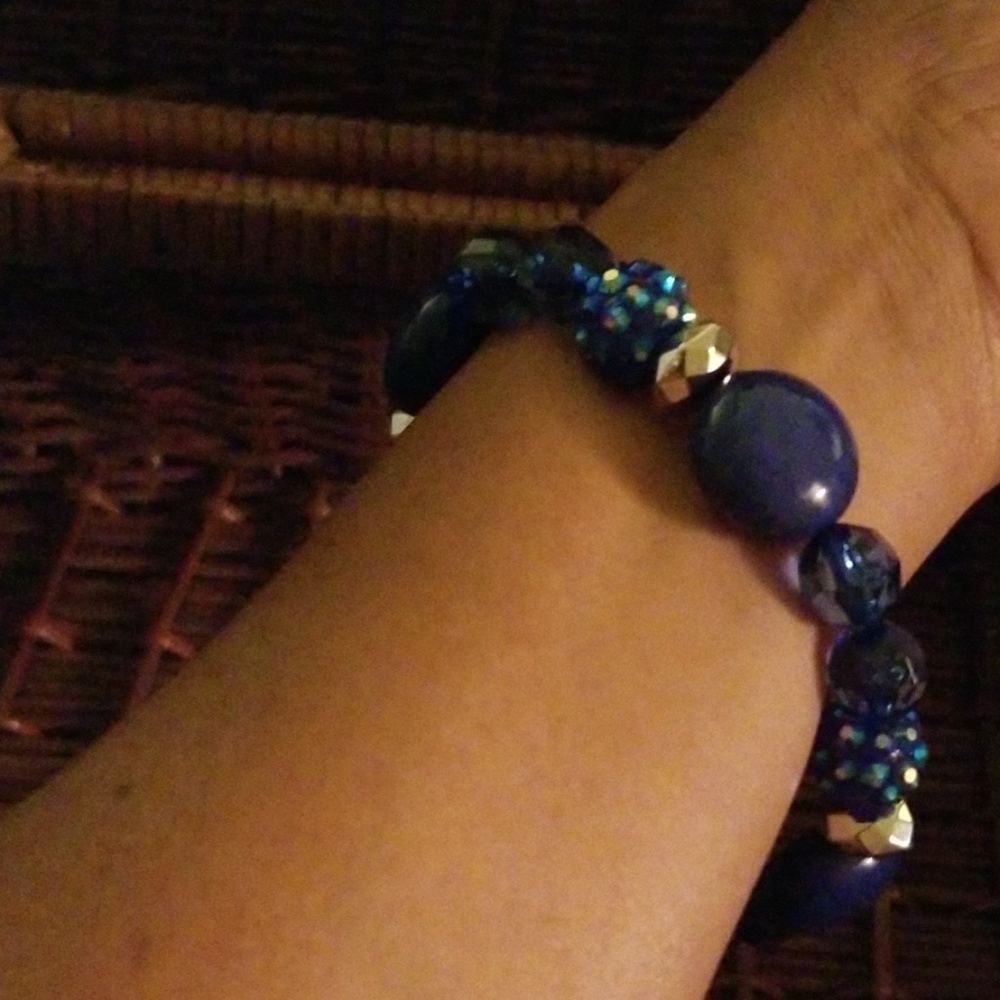Handcraft bracelet - Picture 3 of 3